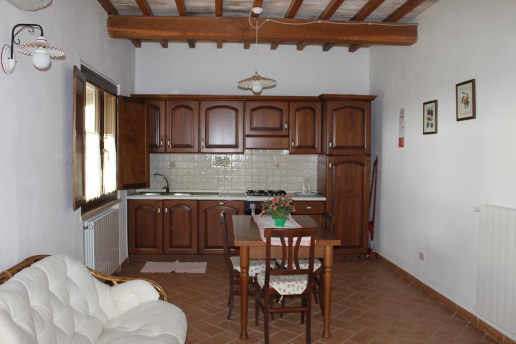 Agriturismo Colle D' Oro Pescia Romana Rum bild