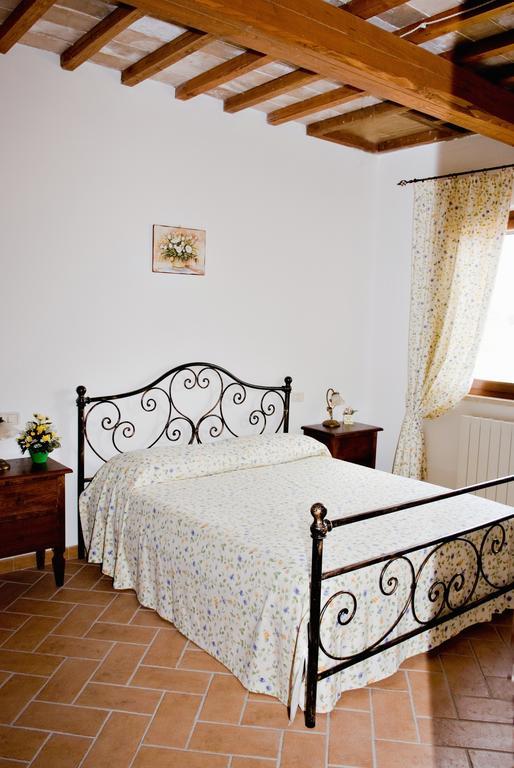 Agriturismo Colle D' Oro Pescia Romana Rum bild