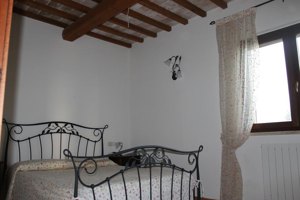 Agriturismo Colle D' Oro Pescia Romana Rum bild