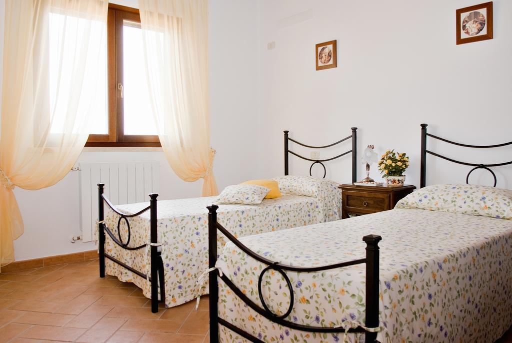 Agriturismo Colle D' Oro Pescia Romana Rum bild
