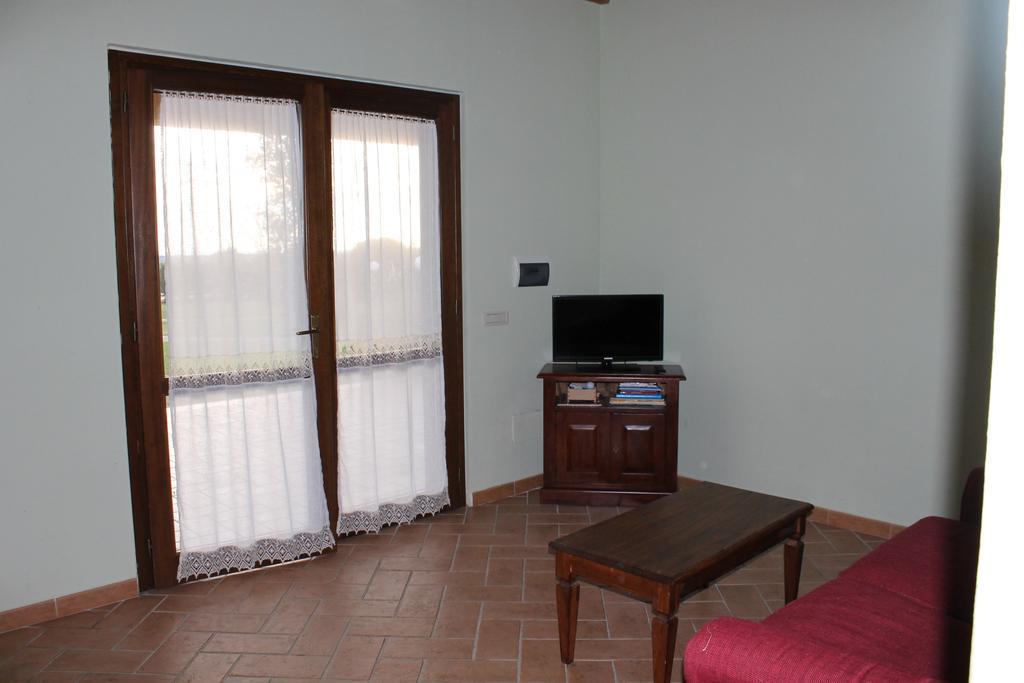 Agriturismo Colle D' Oro Pescia Romana Rum bild