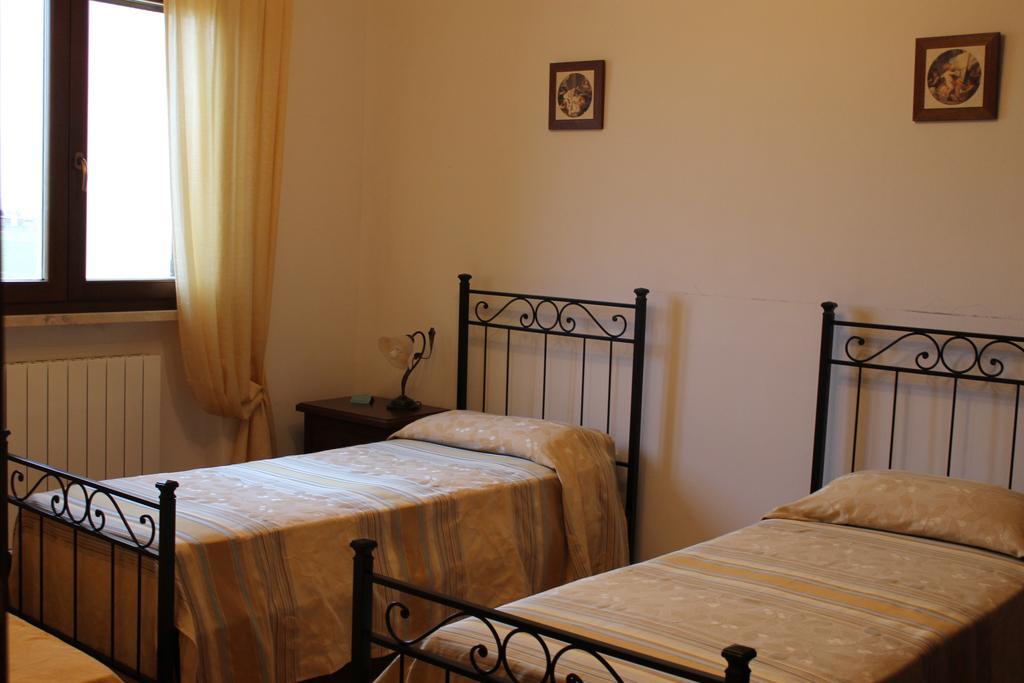 Agriturismo Colle D' Oro Pescia Romana Rum bild